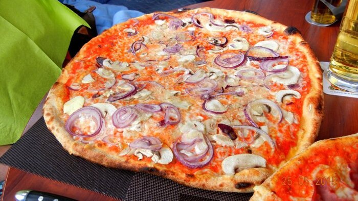 Pizza vegetarisch (ca. 45 cm)