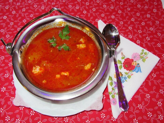 1. Echte ungarische Gulaschsuppe (Eintopf)