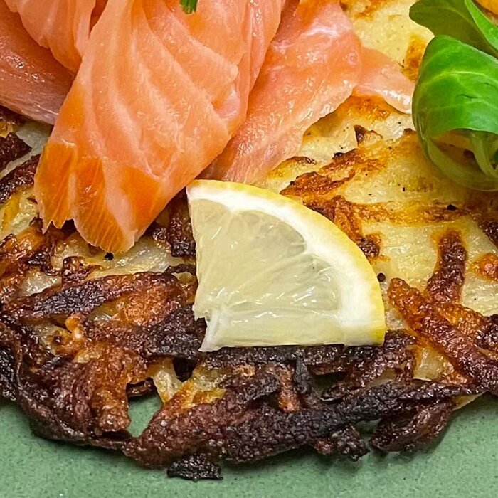 Kartoffelrösti mit Räucherlachs
