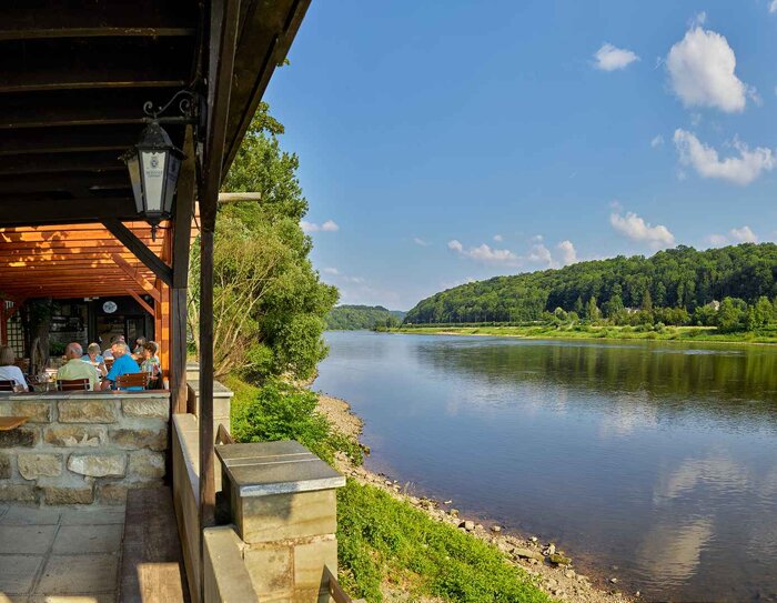 Biergarten mit Elbblick