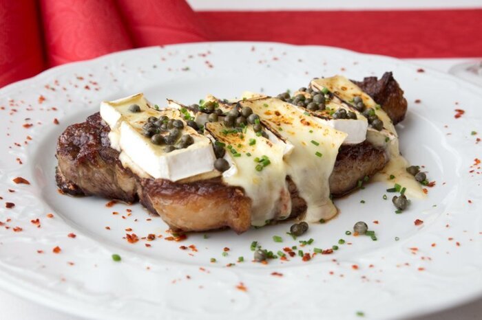 Steak Francais - nur eine unserer wechselnden Empfehlungen !