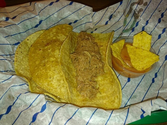 Zwei Barbacoa-Tacos der 