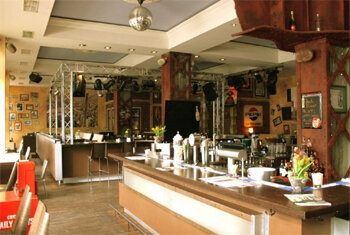 Innenansicht, Bar & Restaurant N.Y.C., Essen