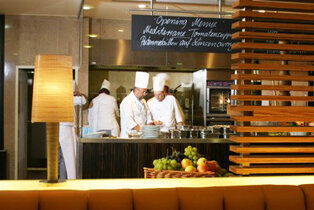 Küchenansicht, Cosmopolitan Restaurant & Konferenz, Frankfurt