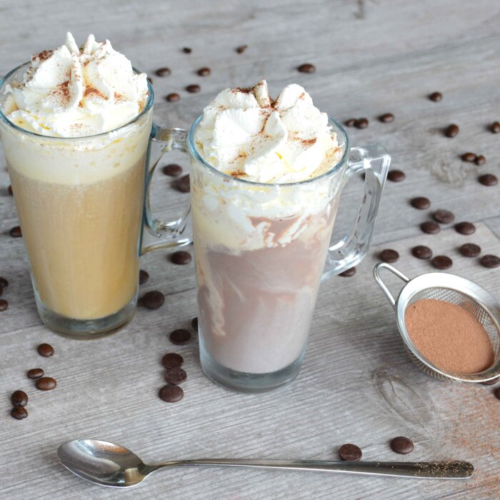 Eiskaffee und -Schokolade