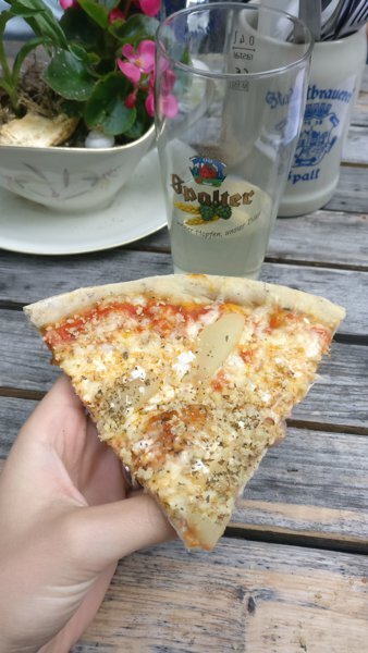 Pizza mit Birne