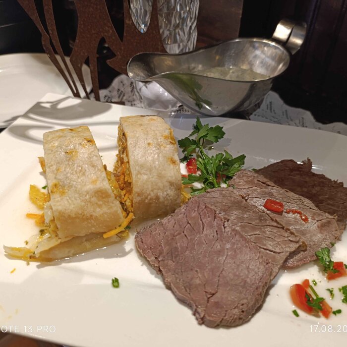 Gekochter Rindertafelspitz mit Meerrettichsauce
