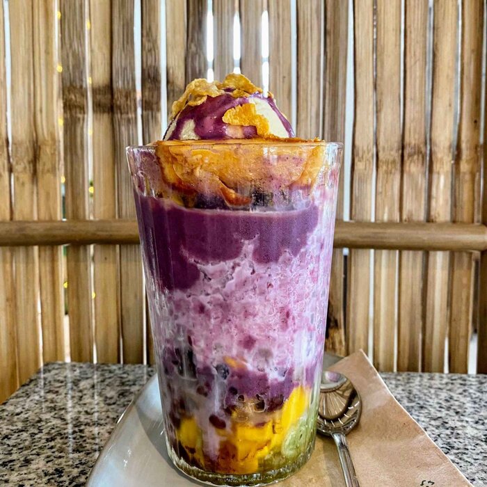 HALO-HALO MIT VANILLE-EIS