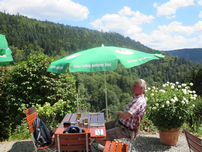 Hier lässt es sich ausspannen bei sehr gutem Essen und herrlicher Aussicht !
