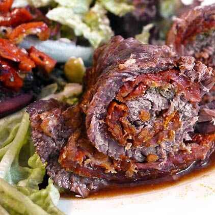 Sonntag 20. Juli  Mediterran gefüllte Rinderroulade mit Hirtenkäse, getrockneten Tomaten und Oliven