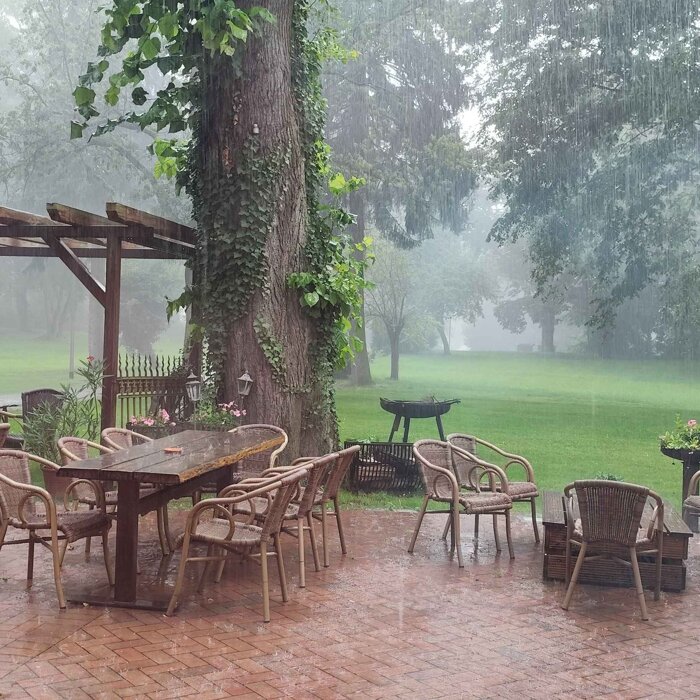 Sommerregen auf Burglehn