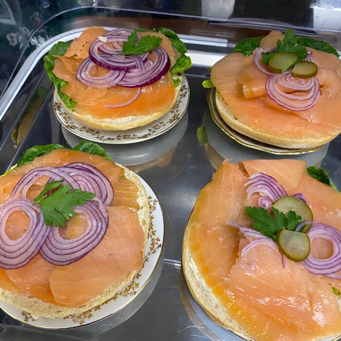belegte Canapees oder Brötchen