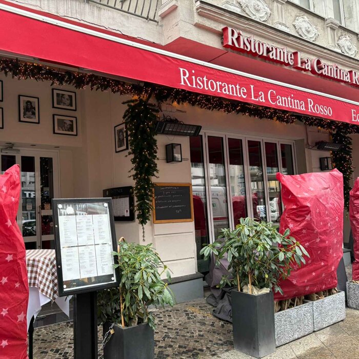 Eingangsbereich von Ristorante La Cantina Rosso - gut erreichbar in Berlin - Charlottenburg nahe dem Ku`damm