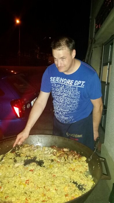 Der Chef macht Paella, unser Spanischer Abend war ein voller Erfolg
