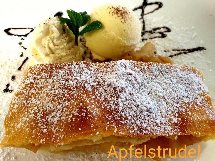 Hausgemachter Apfelstrudel