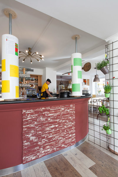 Theke und Pflücksäule