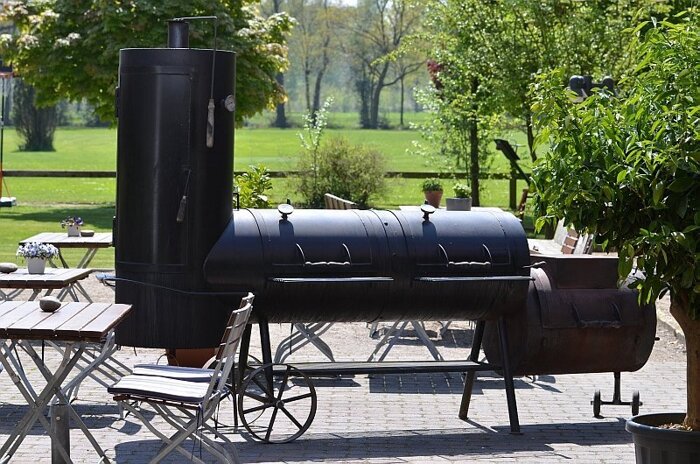 Smoker im Biergarten