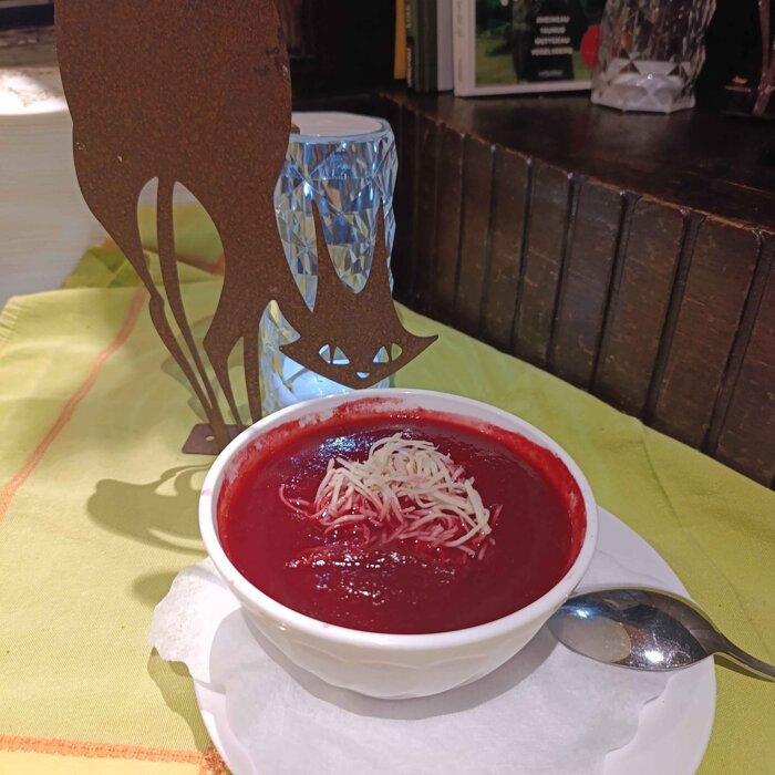 Vegane Rote Bete-Apfelsuppe 