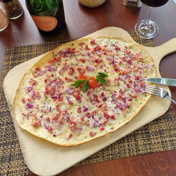 Flammkuchen „Elsässer Art“