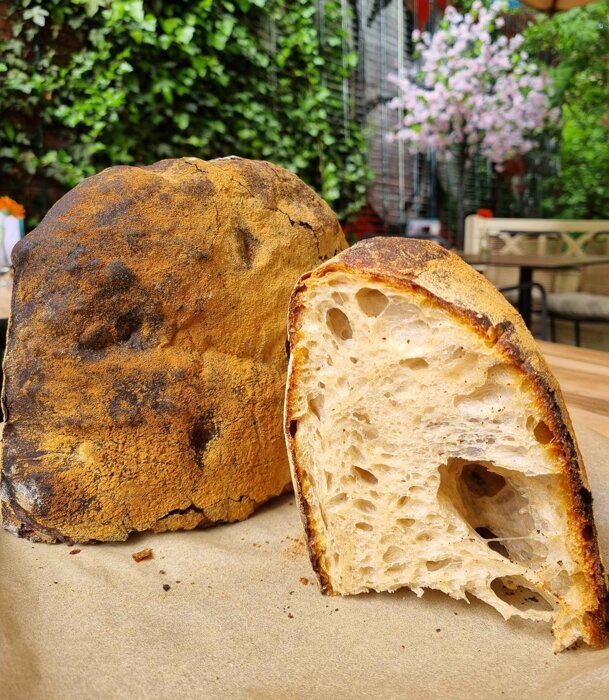 Sauerteigbrot aus dem Holzofen