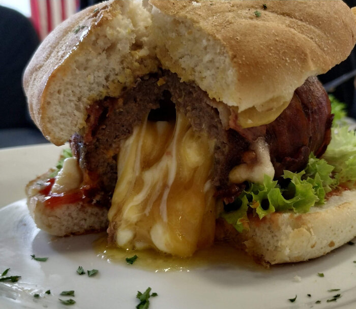 The Wolff´s Diner - Bacon Cheese Bomb Burger