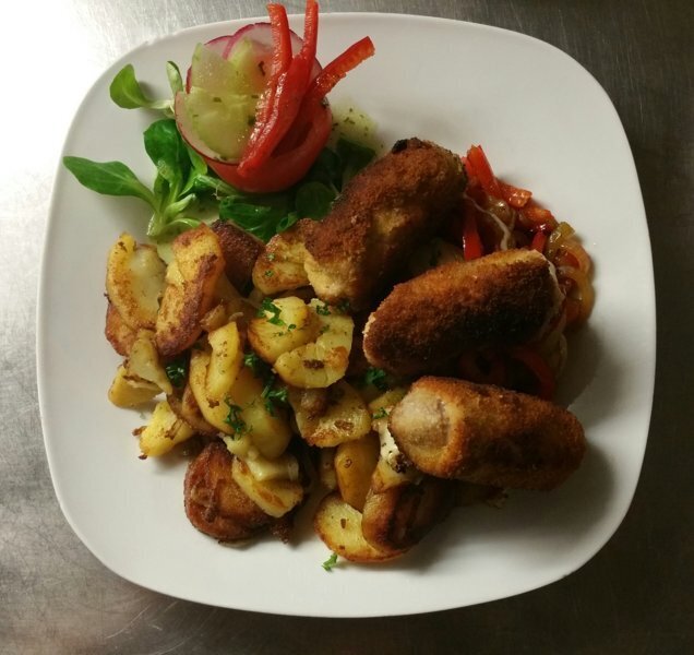 Gehen Sie doch mal Schnitzelröllchen essen im Cafe Charleston...die sind einfach OBERLEKKA!!!