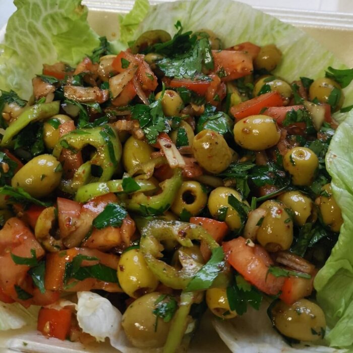Oliven Salat (Zeytin Salatasi)