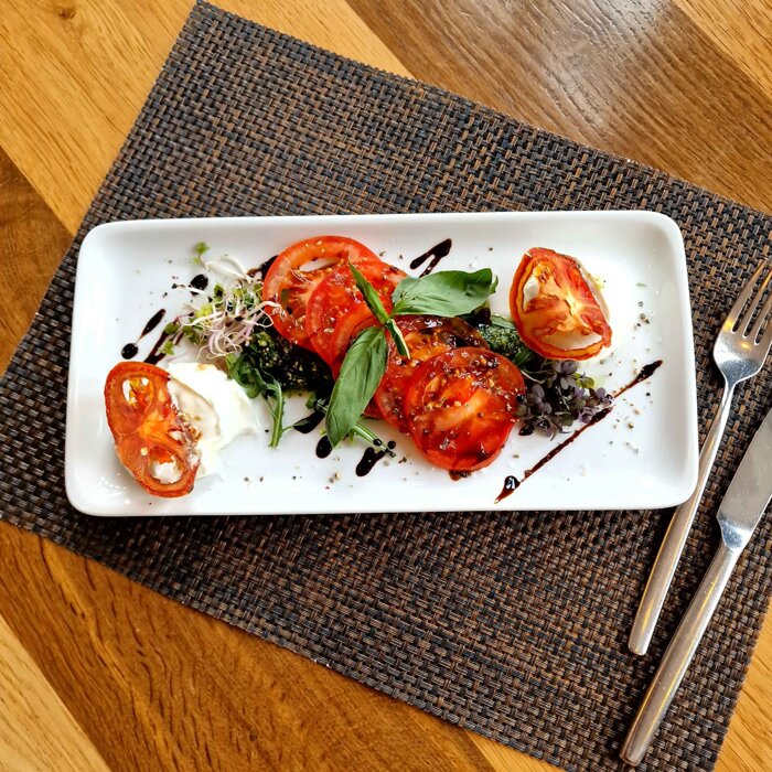 Strachttomate und Büffelmozzarella