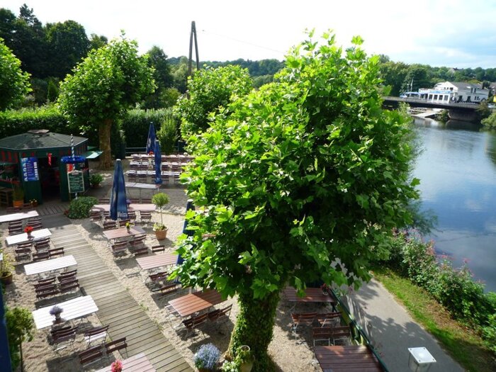 Naturbiergarten im Sommer