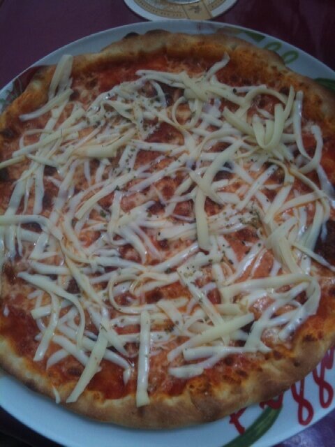Pizza Scomozza mit italienischem Räucherkäse