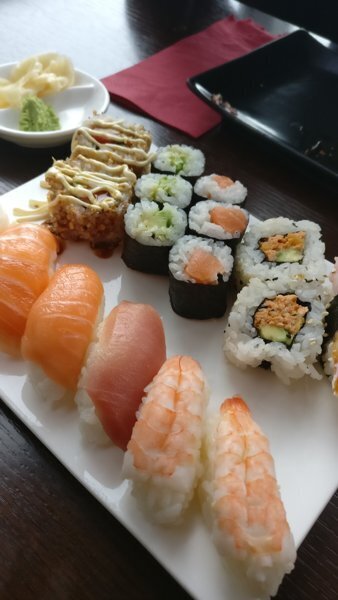 Sushi beim Mittagsmenü