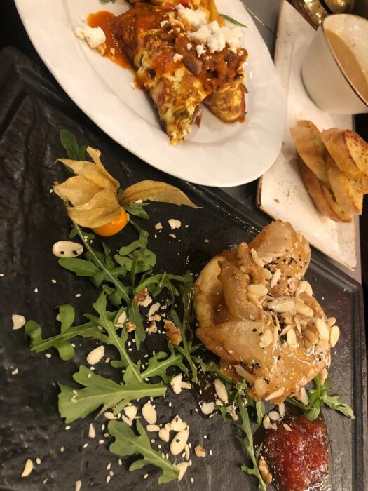 Restaurant Poseidon Ingolstadt   Omelett mit Schweinefleischfüllung von Drehspieß.!  Krustenblattbeutel mit Feta-füllung, garniert mit Thymianhonig aus Kreta!   Fischsuppe angereichert mit 4 verschiedenen Fischsorten .   Guten Appetit Kali Oreksi .!!  #gr