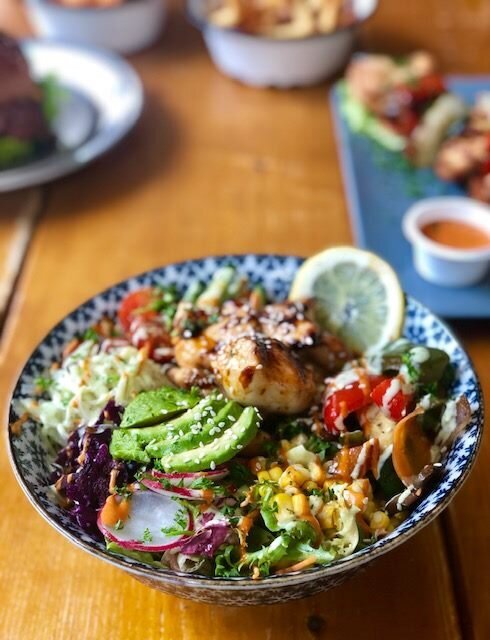 BBQ Bowl mit Chickenfilet vom Grill