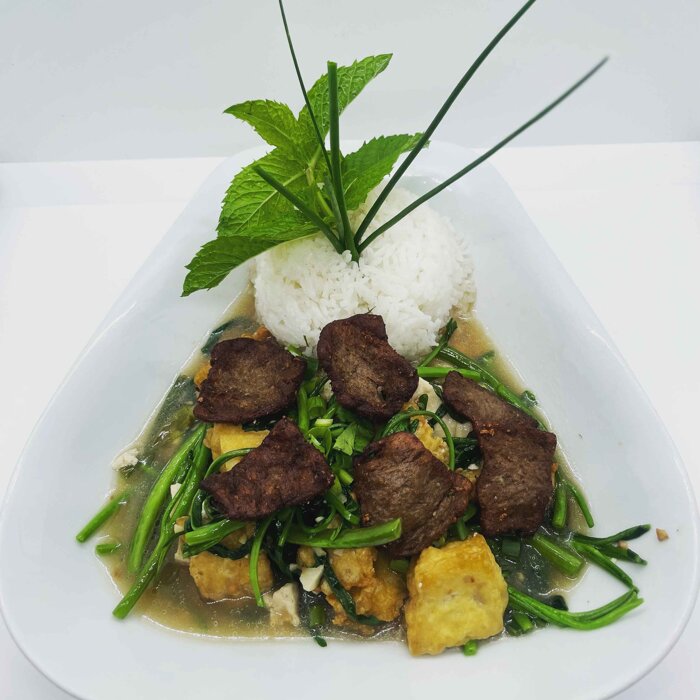 T1: Rau muống xào chao (SE)*
