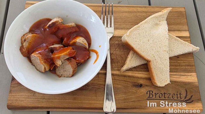 Unsere Currywurst müssen Sie unbedingt einmal probieren. Pikant und voll lecker.