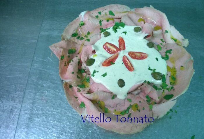 Vitello Tonnato ( Echter Kalbsfleisch) mit Thunfisch Sauce
