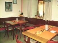 Speisen Sie in der gemütlichen Gaststube, „Gasthaus Pizzeria Roma Laubenthal“, Laubenthal