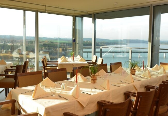 Panoramarestaurant, Zeulenroda, einmaliger Blick auf den See aus den Panoramafenstern