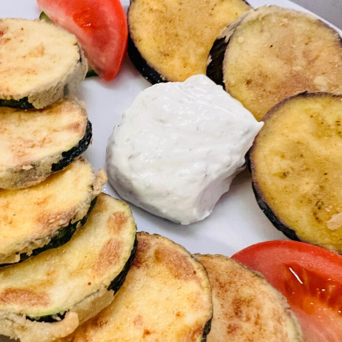 Gebackene Zucchini und Auberginenscheiben