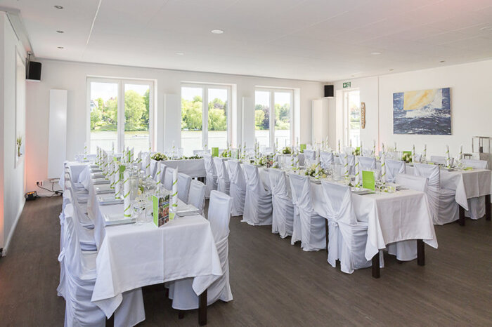 Wir sind eine beliebte Hochzeits Location in Lübeck und Location für Firmenfeiern. Details unter http://www.restaurant-nordwind.de/veranstaltungen/ihre-veranstaltung-bei-uns-hochzeit-geburtstag-etc/