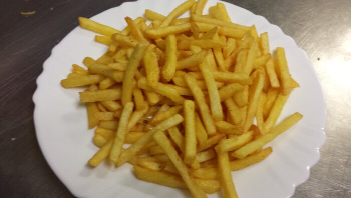 83. Pommes Frites   kleine Portion