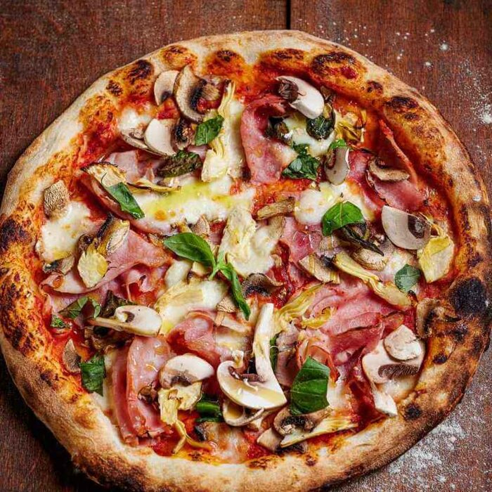 Pizza Vesuvio