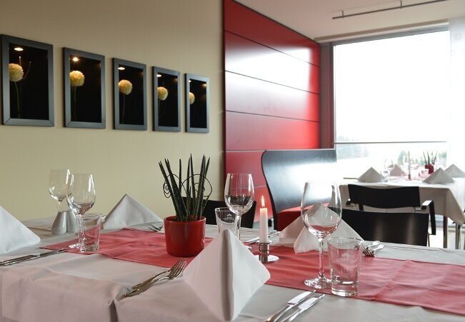 Panoramarestaurant, Zeulenroda, liebevoll gedeckte Tische