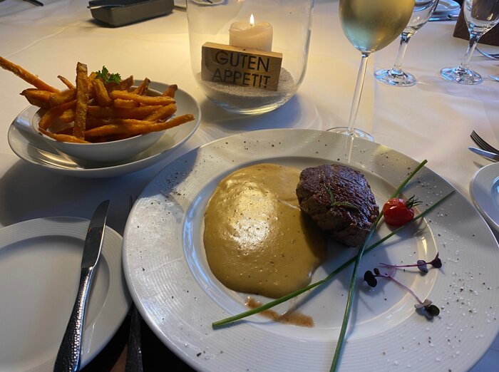 Filet auf Sauce Bernaise