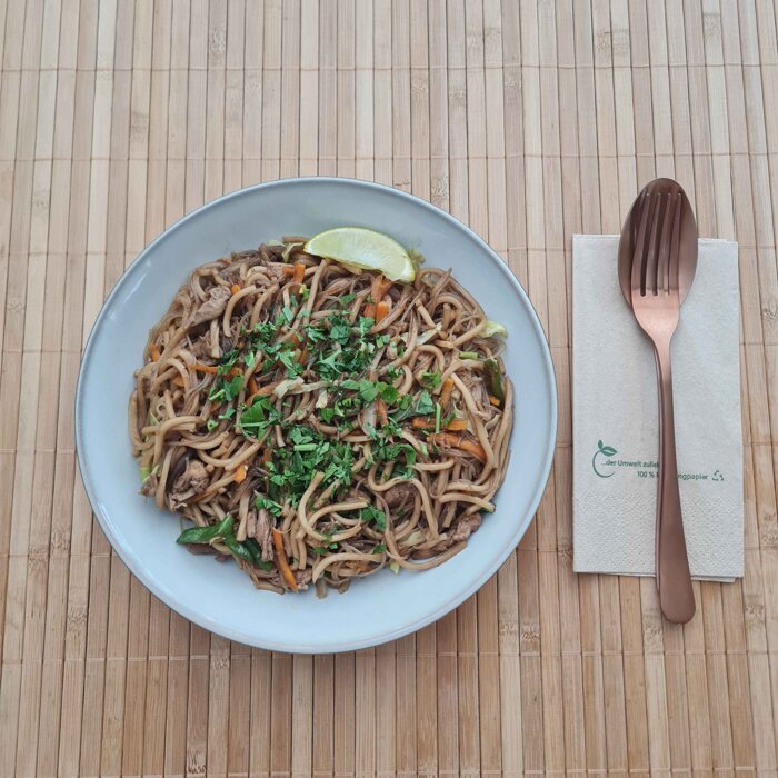 PANCIT CANTON & BIHON (HÄHNCHEN)